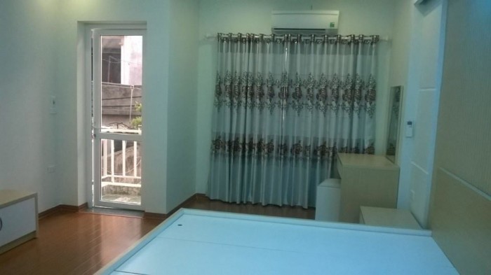 Bán nhà Ngõ 180 phố Nguyễn Lương Bằng, 2 mặt thoáng Dt 40m2x3t Giá 2.55 Tỷ