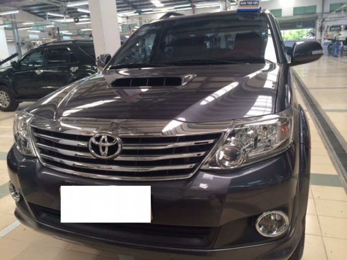 Bán xe fortuner dầu màu xám 2014