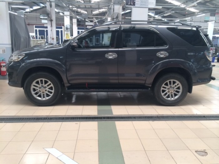 Bán xe fortuner dầu màu xám 2014