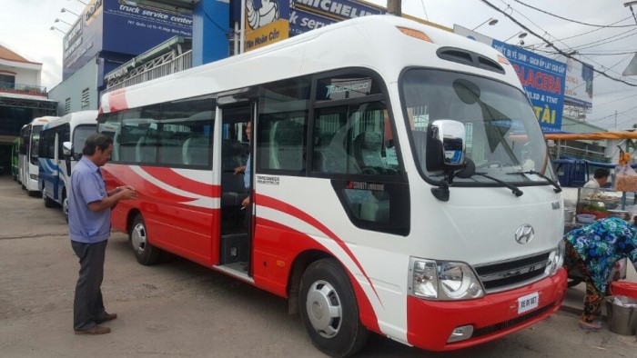 Bán xe county tracomeco hyundai 3 cục thân dài.