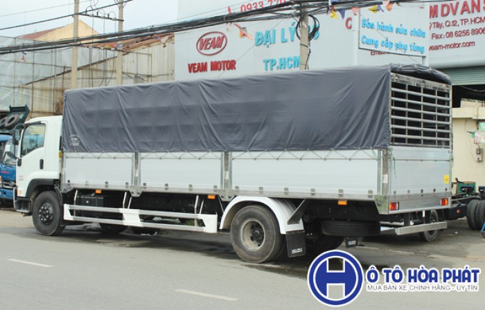 Xe tải thùng isuzu 8t2 dang được khuyễn mãi phí trước bạ