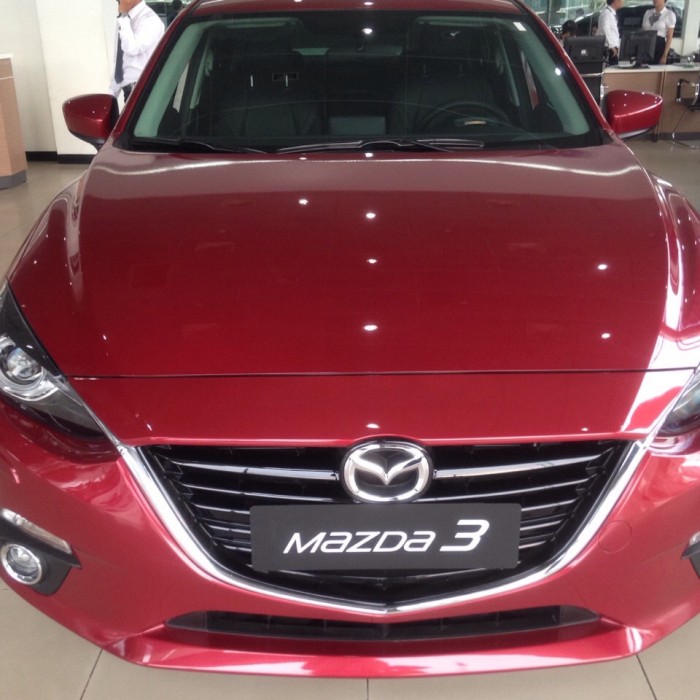 MAZDA 3 2.0, giao xe nhận quà liền tay