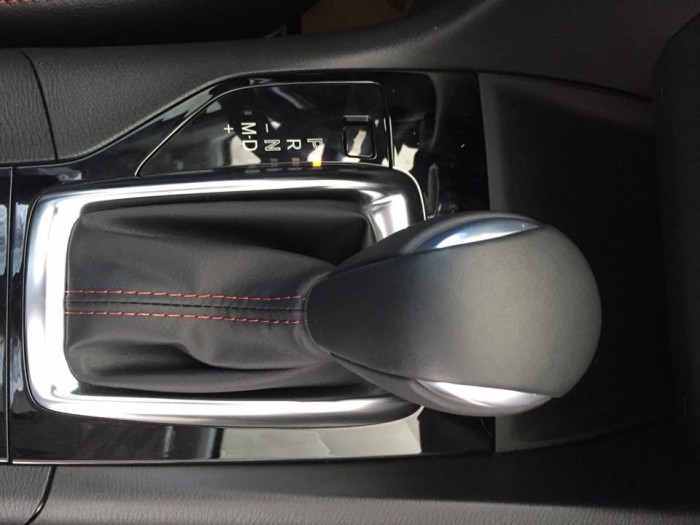 MAZDA 3 2.0, giao xe nhận quà liền tay