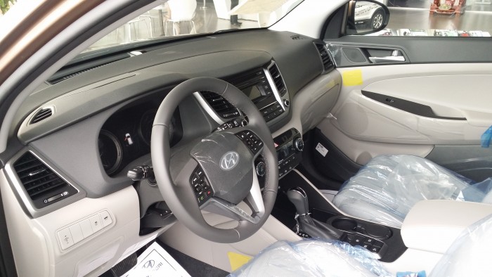 Cam kết giá tốt nhất Hyundai Tucson 2016 nâu đồng, chỉ 205tr có xe trong tầm tay, thủ tục nhanh gọn.