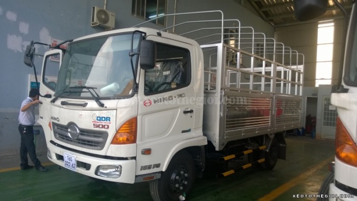 Giá bán xe tải Hino FC9JESW (4x2) 6.4 tấn/6.2 tấn/ 6T4 thùng 4m4 giá siêu rẻ