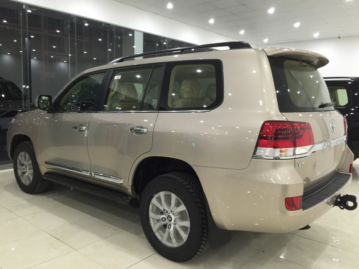 Bán ô tô Toyota Land Cruiser V8 mầu vàng cát mới 2016