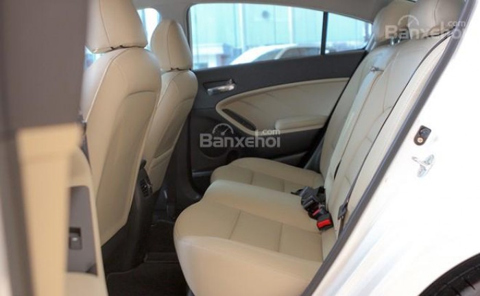 Bán xe KIA CERATO, Màu trắng, Số sàn, Vay 80%, LS tốt nhất