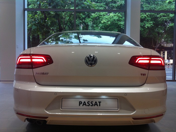 Bán xe Passat 1.8L -kiểu dáng sang trọng-lịch lãm. Chất lượng hàng đầu giá cả tốt nhất.