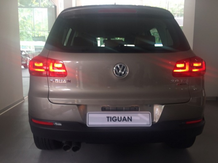 Bạn yêu thích xe gầm cao- SUV Tiguan 2.0 sự lựa chọn tốt nhất. Giá tốt, dịch vụ tốt,nhiều quà tặng