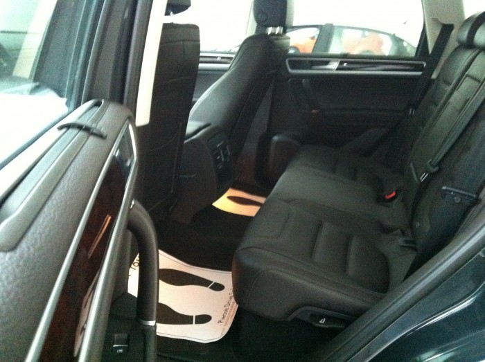 Audi Q7-VW Touareg. Cảm nhận để có sự lựa chọn. Gọi Linh để lái thử và đánh giá tốt nhất.