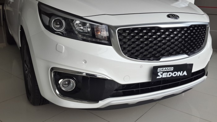Xe du lịch KIA 7 chỗ SEDONA-Bến Tre