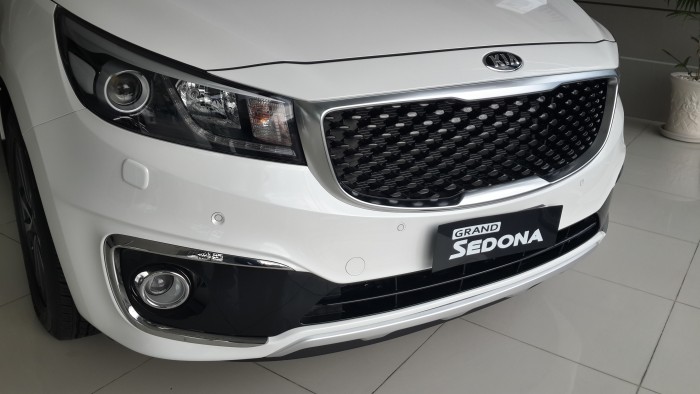 Xe du lịch KIA 7 chỗ SEDONA-Bến Tre
