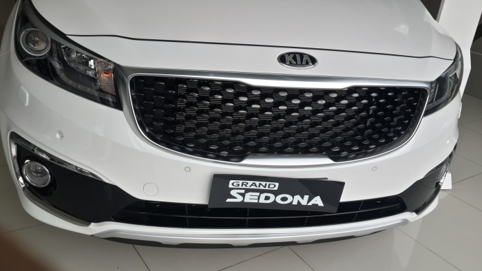 Xe du lịch KIA 7 chỗ SEDONA-Bến Tre