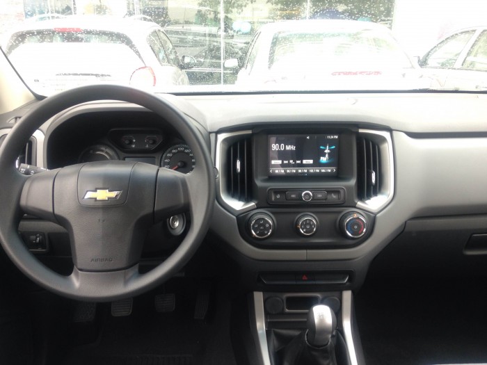 Bán Chevrolet Colorado LT  số sàn , xe nhập khẩu Thái Lan, đủ màu, giao ngay, giá ưu đãi lớn