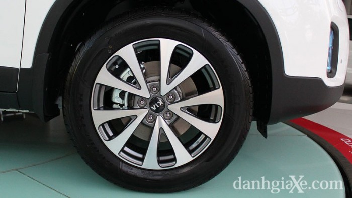 Xe du lịch Kia Sorento 7 chỗ- Bến Tre