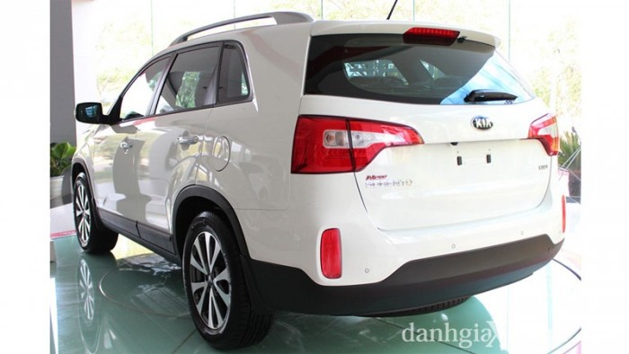 Xe du lịch Kia Sorento 7 chỗ- Bến Tre