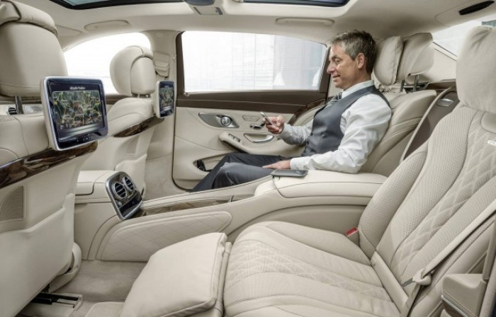 Mercedes Maybach S600 có xe giao ngay