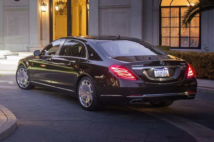 Mercedes Maybach S600 có xe giao ngay