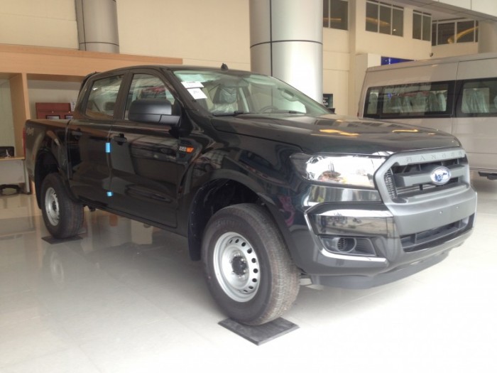 Bán xe Ford Ranger XL 4x4 MT màu đen, Hỗ trợ trả góp, Giá rẻ nhất