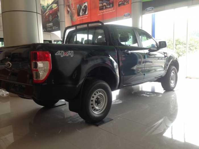 Bán xe Ford Ranger XL 4x4 MT màu đen, Hỗ trợ trả góp, Giá rẻ nhất