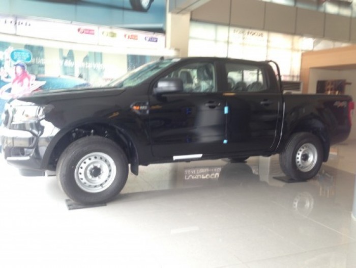 Bán xe Ford Ranger XL 4x4 MT màu đen, Hỗ trợ trả góp, Giá rẻ nhất