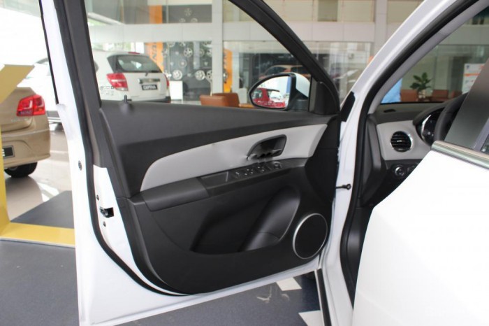 Chevrolet cruze 1.8 ltz 2016, giảm ngay 70 triệu đến 30/10/2016