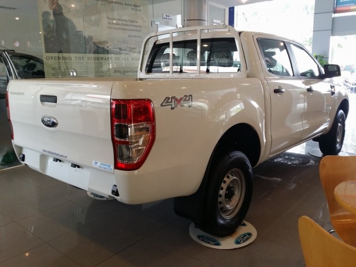 Đại lý xe Ford tại Hà Nội: Bán Ford Ranger XL 4x4 MT, Màu Trắng