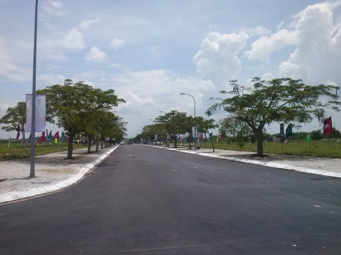Đất mặt tiền đường N11, trung tâm TP mới Nhơn Trạch, Đồng Nai.