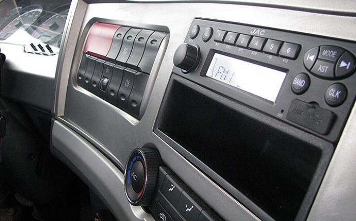 Xe đầu kéo jac,xe đầu kéo jac 2 cầu,xe đầu kéo jac 2 cầu giá rẻ tại Hà Nội 7