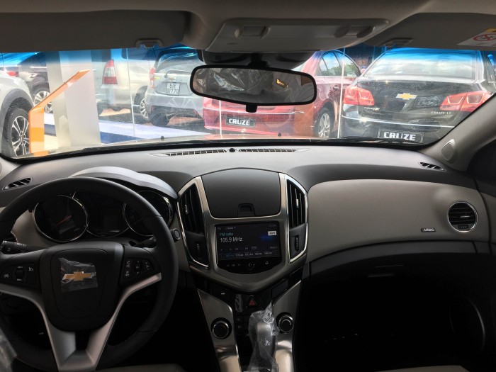 Giảm ngay 70 triệu cho khách hàng đặt cọc Chevrolet Cruze số tự động, đời 2016 trước 30-10-2016, hỗ trợ trả góp đến 90% giá trị xe