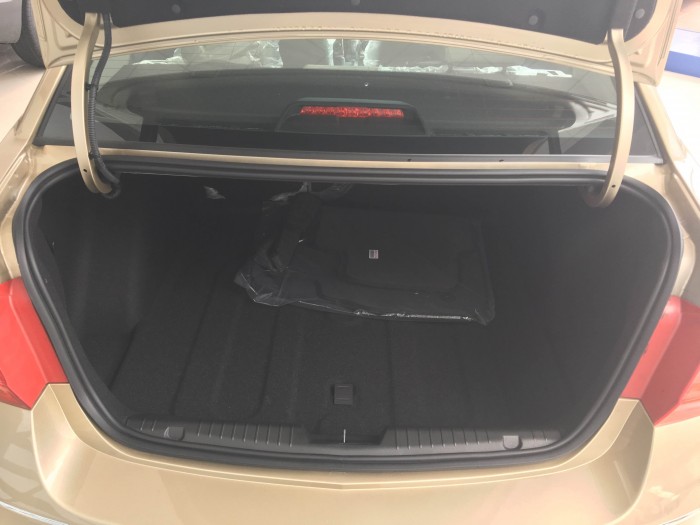 Giảm ngay 70 triệu cho khách hàng đặt cọc Chevrolet Cruze số tự động, đời 2016 trước 30-10-2016, hỗ trợ trả góp đến 90% giá trị xe