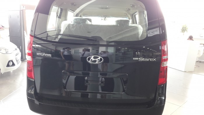 Bán xe Hyundai Starex 9c dầu đen mới 100%, chỉ 963tr, hỗ trợ tối đa, thủ tục đơn giản