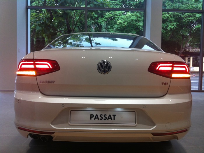 Bán xe VW Passat 1.8L cam kết chất lượng dịch vụ và giá chính xác nhất.