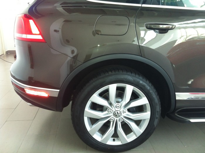Bán xe VW TOUAREG 3.6 V6 FSI Cam kết giá tốt nhất.