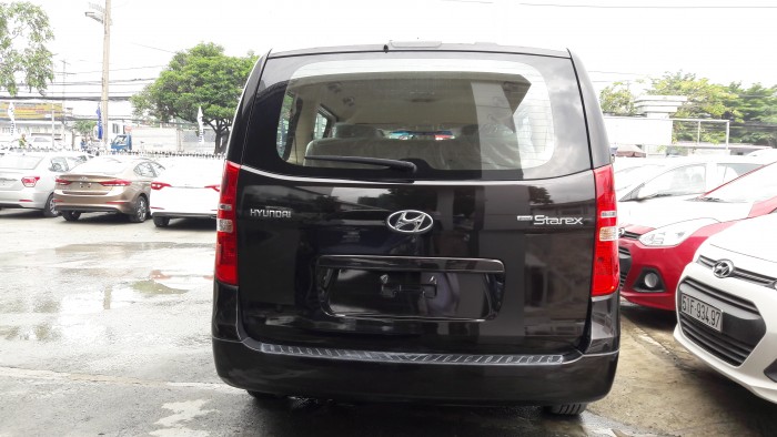 Khuyến mãi lớn đến 40 triệu đồng dành cho Hyundai Starex 9 chỗ máy dầu