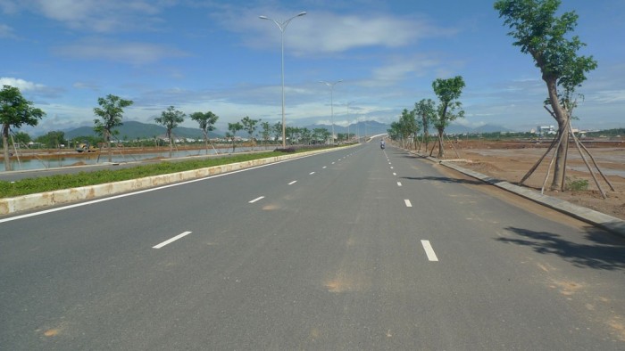 Bán lô đất mặt tiền đường Nguyễn Văn Linh ngay sát cầu Rồng quận Hải Châu Đà Nẵng