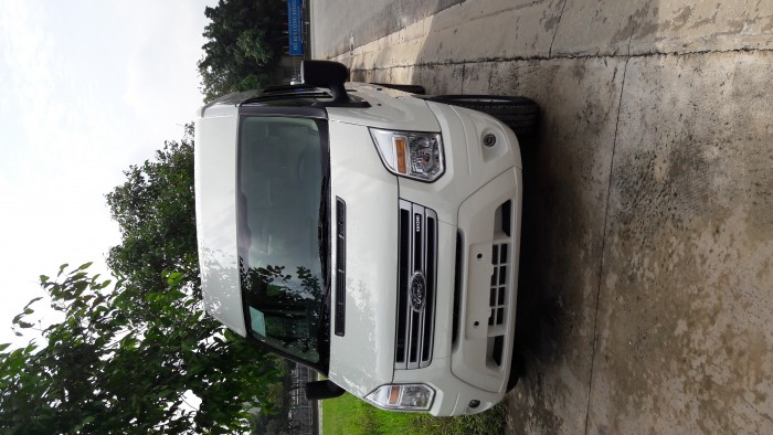 Ford Transit đủ màu giao ngay, liên hệ ngay để có giá tốt hơn