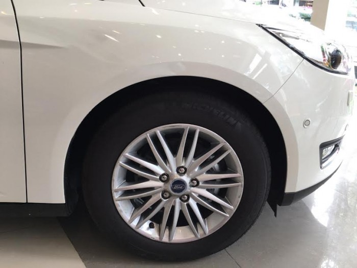 Giá sốc Focus Focus 1.6 AT 2016 thấp nhất, khuyến mãi hấp dẫn nhất
