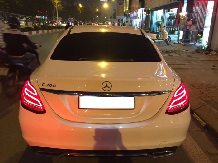 Bán C200 2015, màu trắng, chính chủ mới lăn bánh 12000km