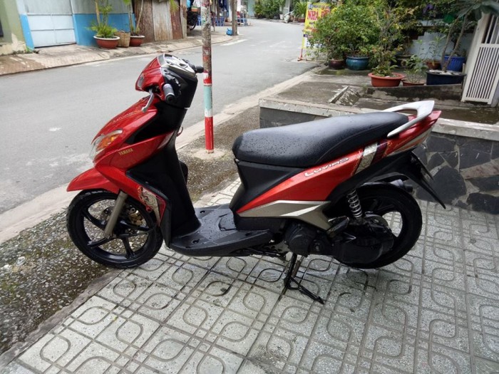 Xe Yamaha Luvias 125 màu đỏ đen 2k11