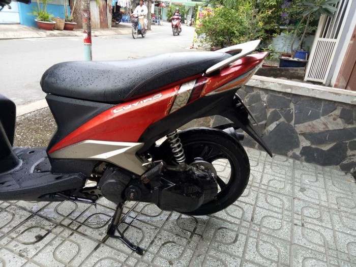 Xe Yamaha Luvias 125 màu đỏ đen 2k11