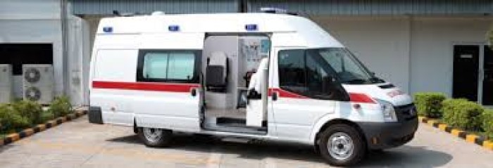 Transit cứu thương nhập khẩu, trang bị đầy đủ máy móc, nhập từ Thổ Nhĩ Kì