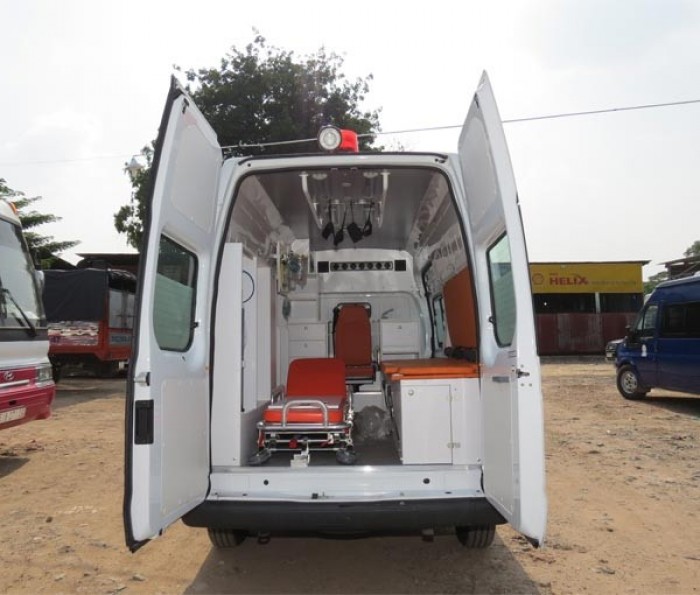 Transit cứu thương nhập khẩu, trang bị đầy đủ máy móc, nhập từ Thổ Nhĩ Kì