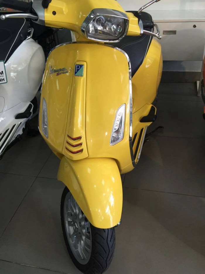 Bán xe vespa Sprint ABS tại hcm nhận Voucher và quà tặng khủng
