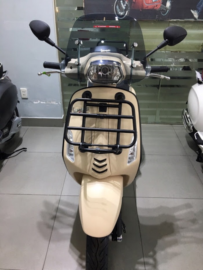 Bán xe vespa Sprint ABS tại hcm nhận Voucher và quà tặng khủng
