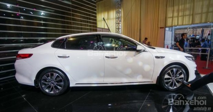 Optima 2016, đã có mặt tại showroom Quảng Ninh, giá chỉ từ 915 triệu