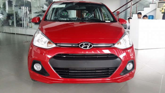 Bán xe Hyundai Grand i10 1.2AT đỏ, giá bao tốt, có xe giao ngay