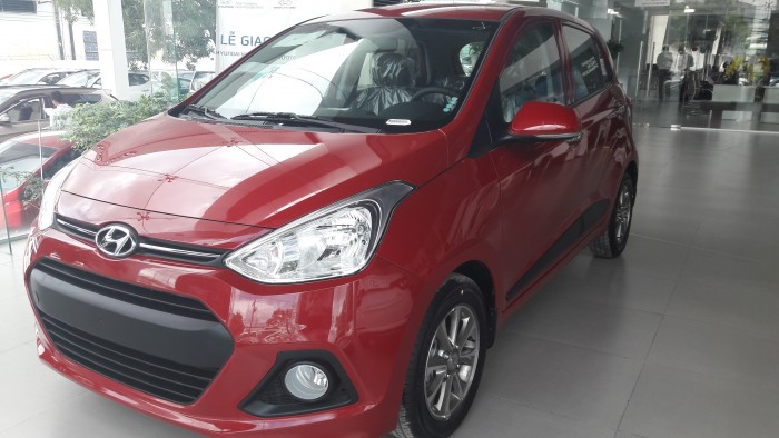 Bán xe Hyundai Grand i10 1.2AT đỏ, giá bao tốt, có xe giao ngay