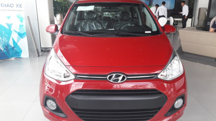 Bán xe Hyundai Grand i10 1.2AT đỏ, giá bao tốt, có xe giao ngay