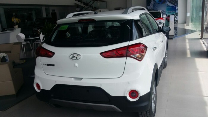 Gía xe  Hyundai i20 Active nhập mới 100% cam kết tốt nhất thị trường, giao xe ngay